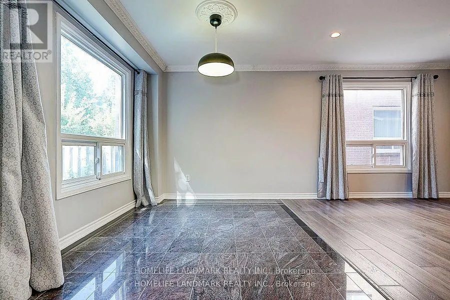 15 SAINTSBURY SQUARE