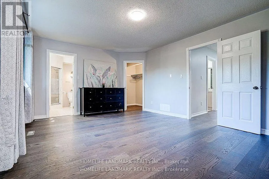15 SAINTSBURY SQUARE