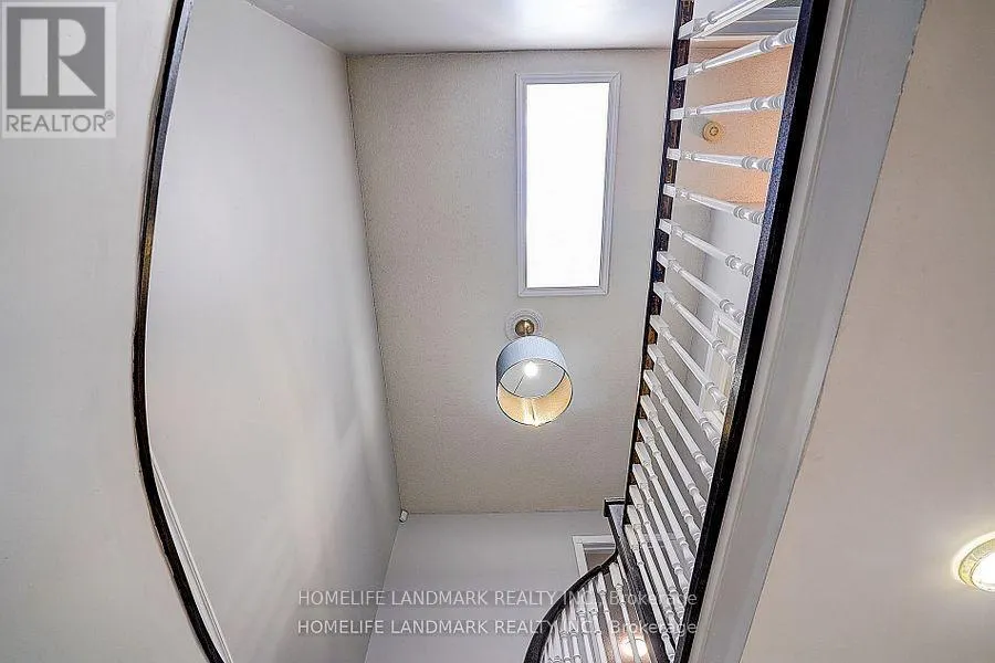 15 SAINTSBURY SQUARE
