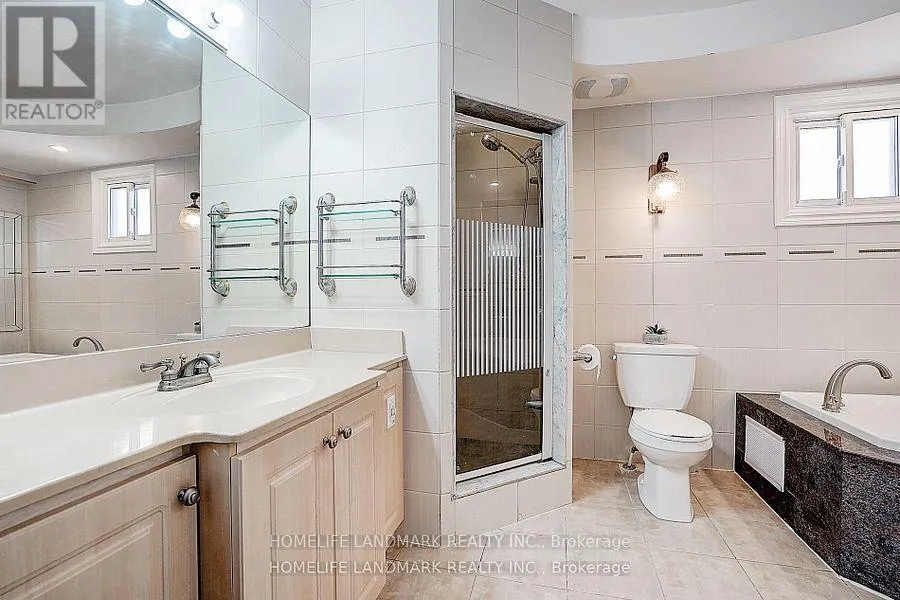 15 SAINTSBURY SQUARE