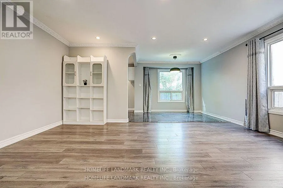 15 SAINTSBURY SQUARE