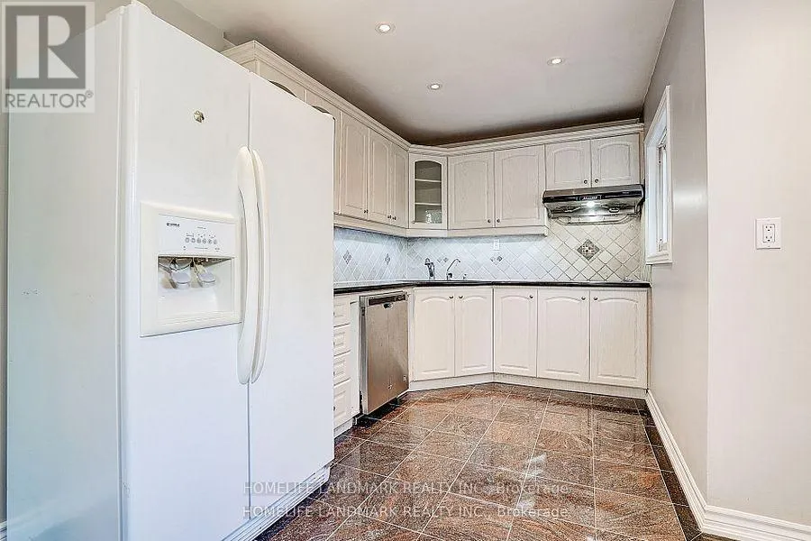 15 SAINTSBURY SQUARE