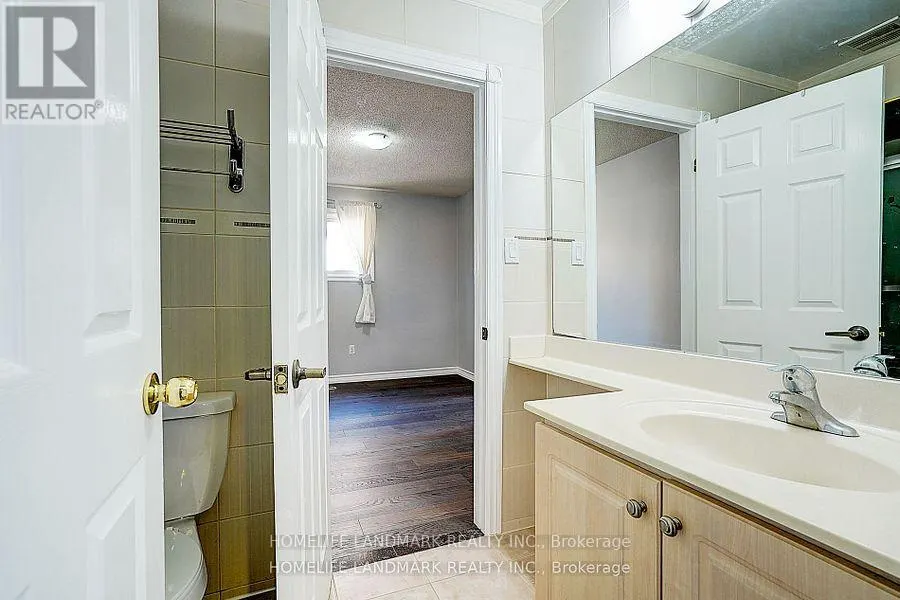 15 SAINTSBURY SQUARE