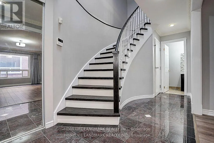 15 SAINTSBURY SQUARE