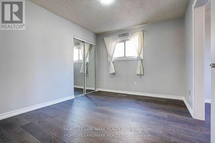 15 SAINTSBURY SQUARE