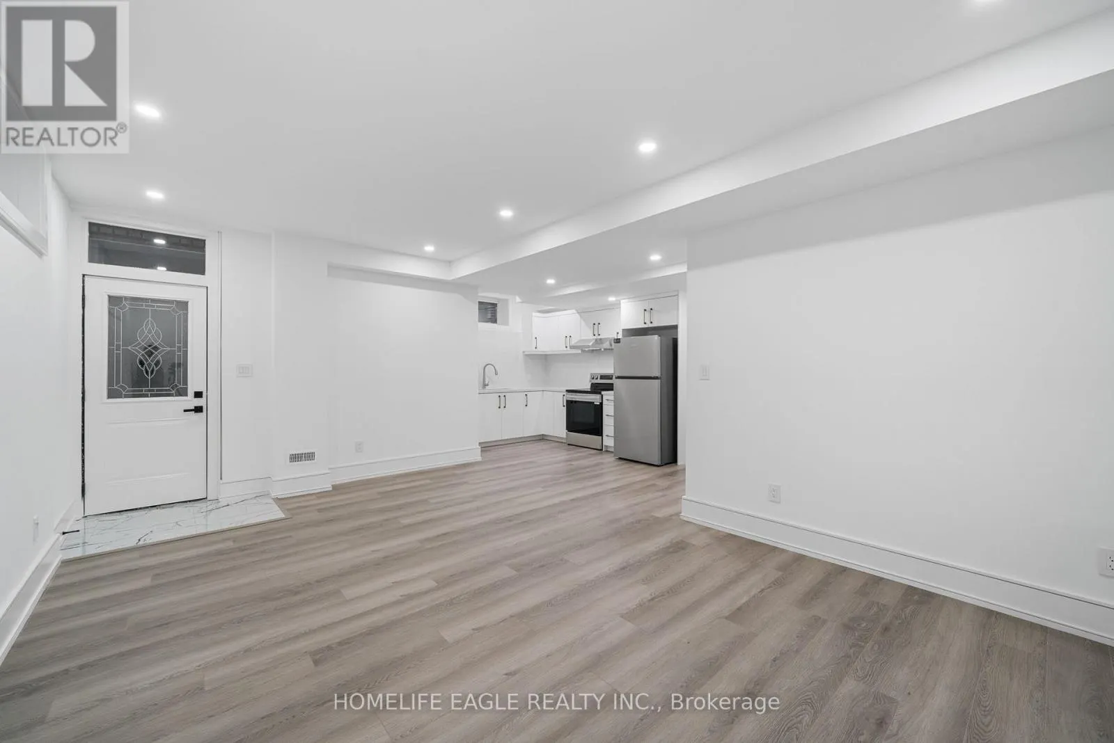 11 GLEN MUIR DRIVE