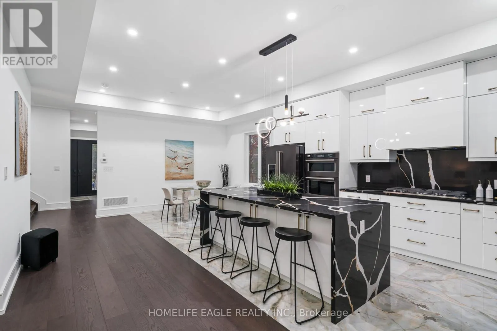 11 GLEN MUIR DRIVE