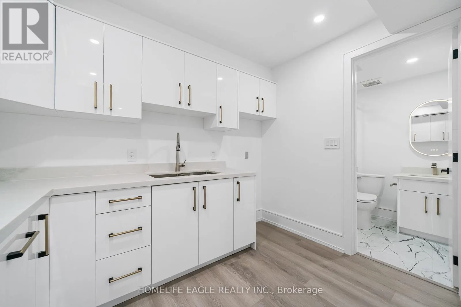 11 GLEN MUIR DRIVE