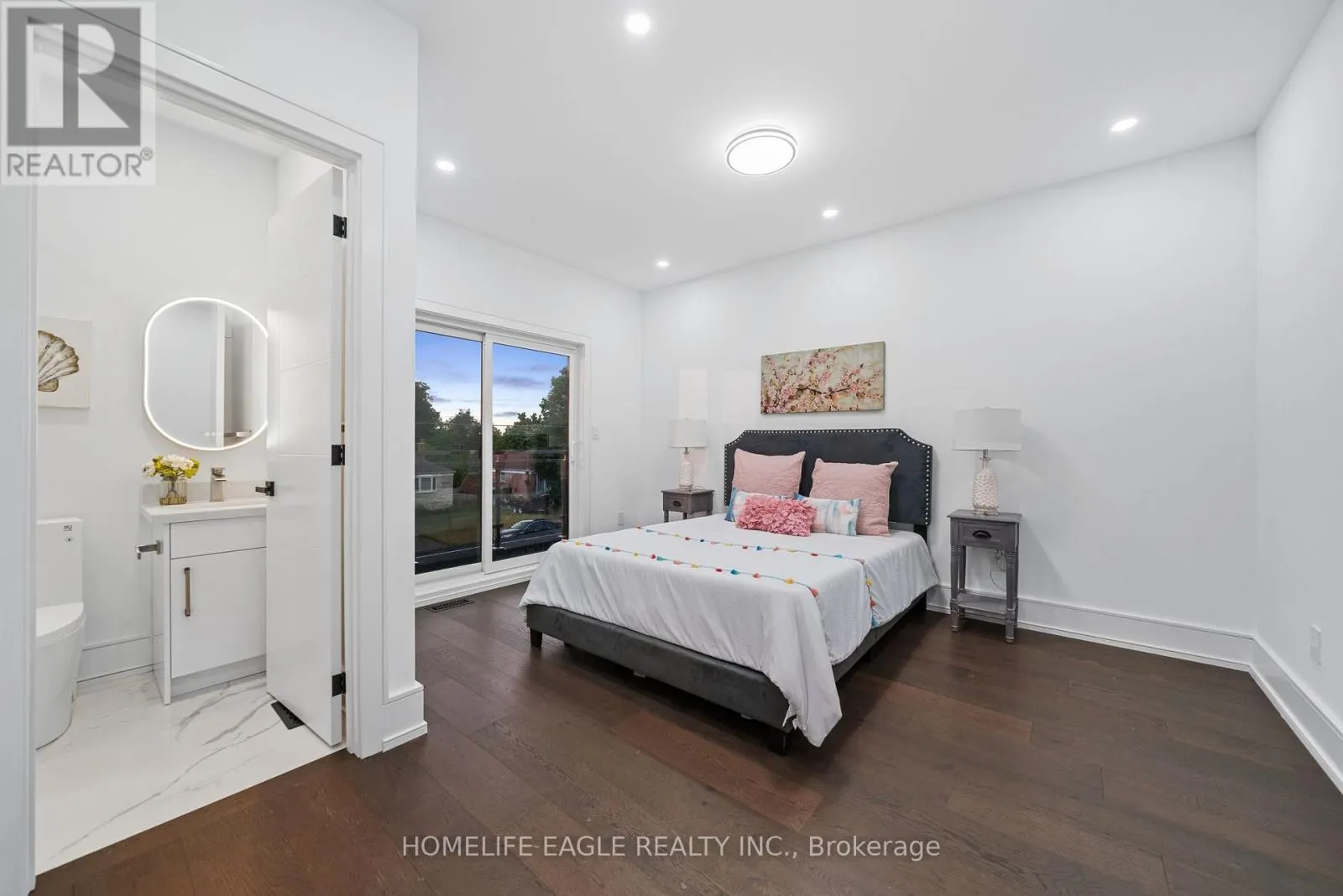 11 GLEN MUIR DRIVE