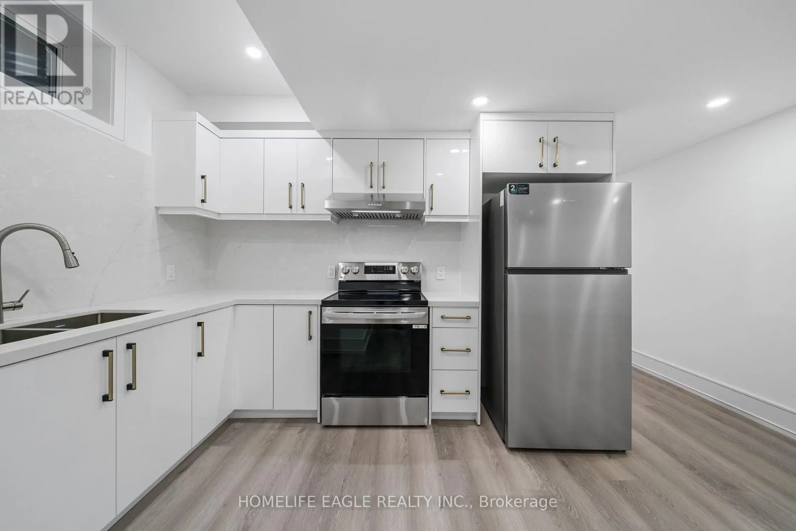 11 GLEN MUIR DRIVE