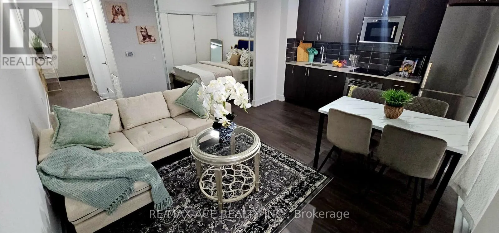 1402 - 2550 SIMCOE STREET N