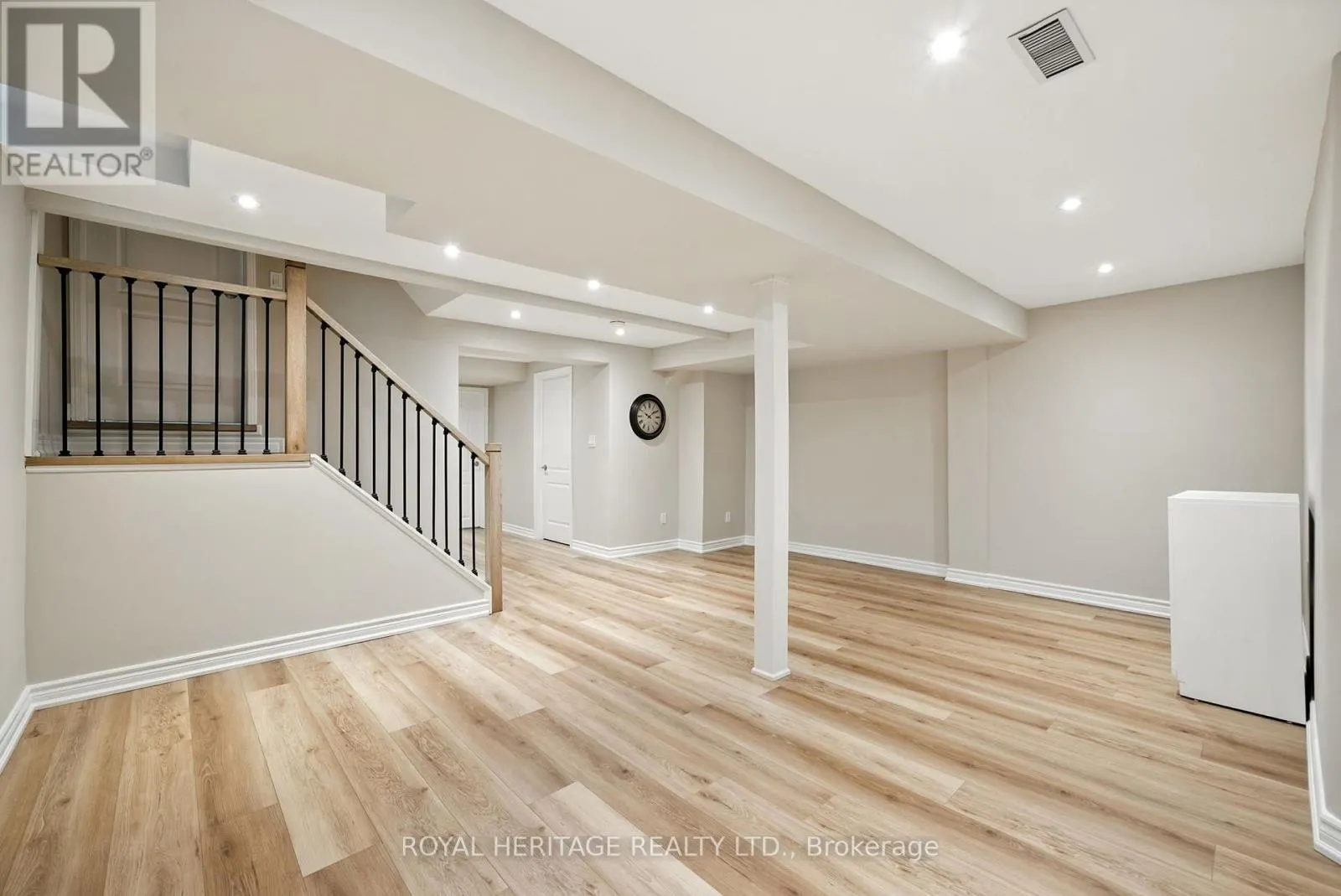 159 CARNWITH DRIVE E