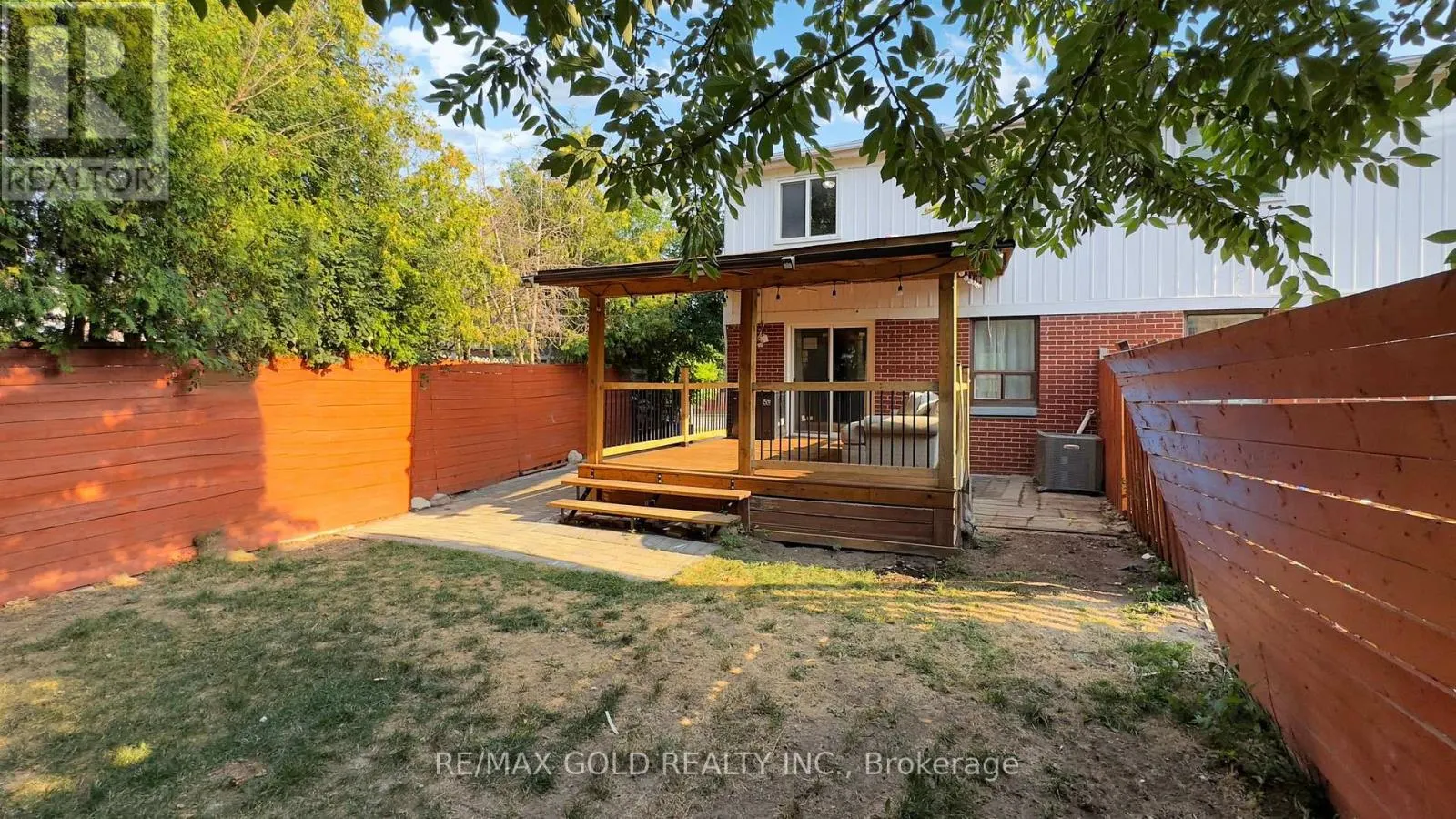 42 MURISON BOULEVARD