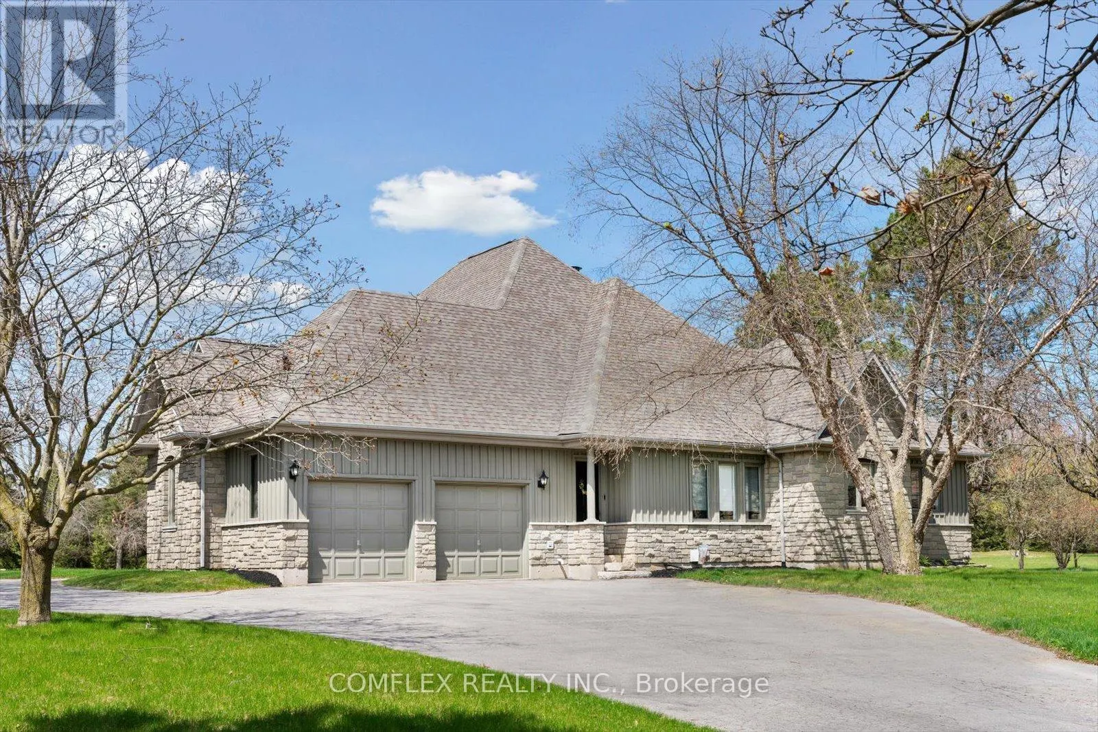 2 TAUNUS COURT
