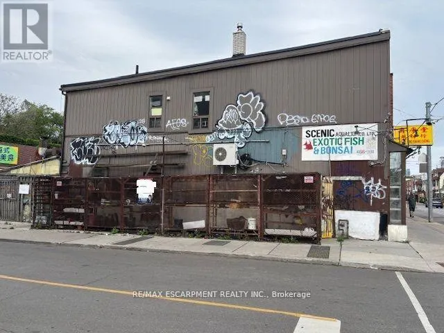 673 GERRARD STREET E