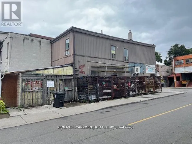 673 GERRARD STREET E