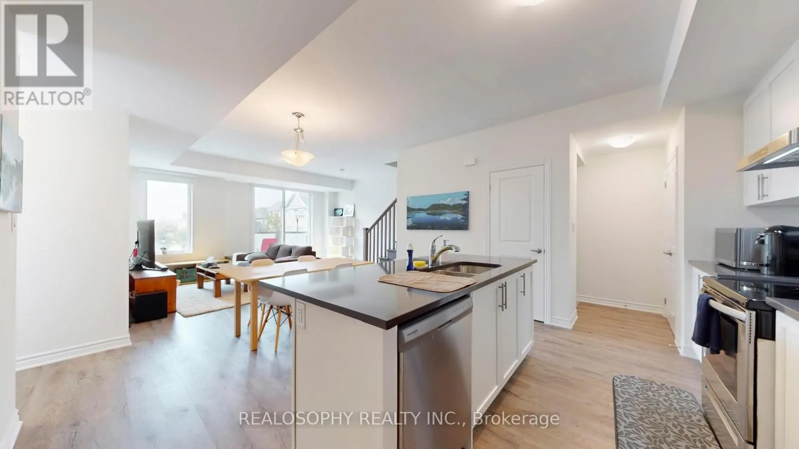 211 1034 RELECTION PLACE