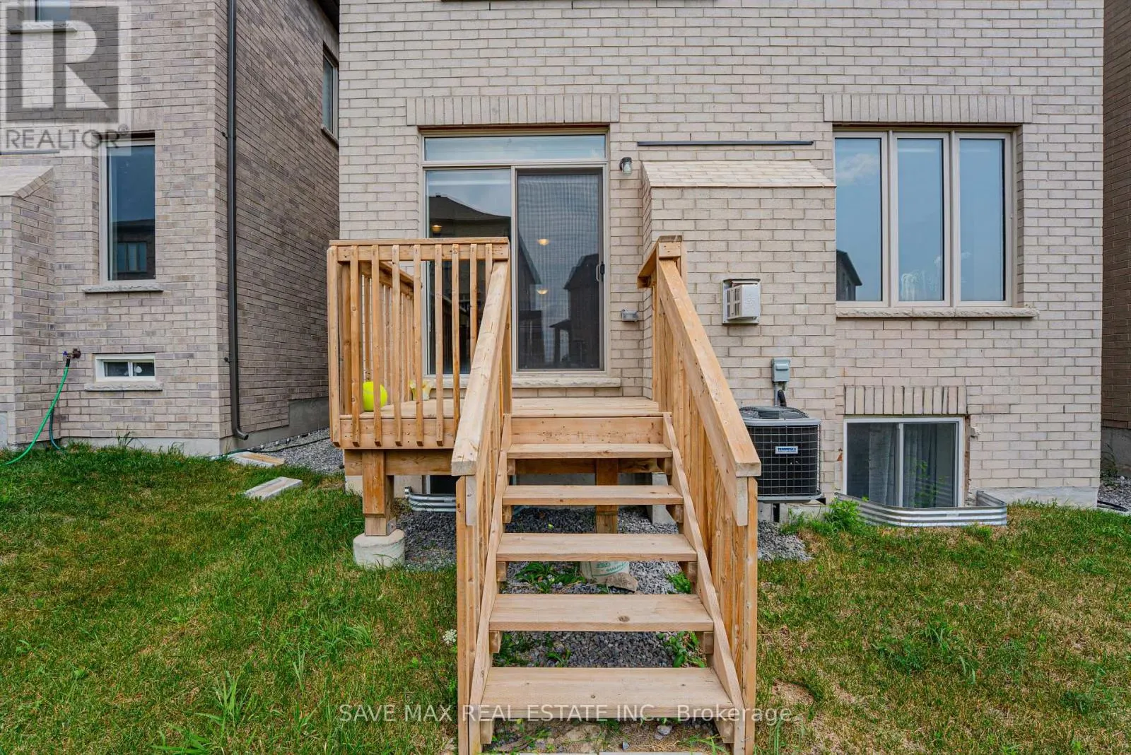 2092 COPPERMINE STREET