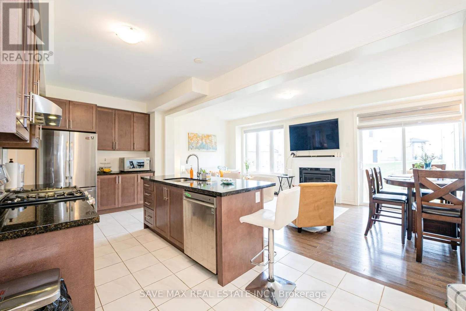 2092 COPPERMINE STREET