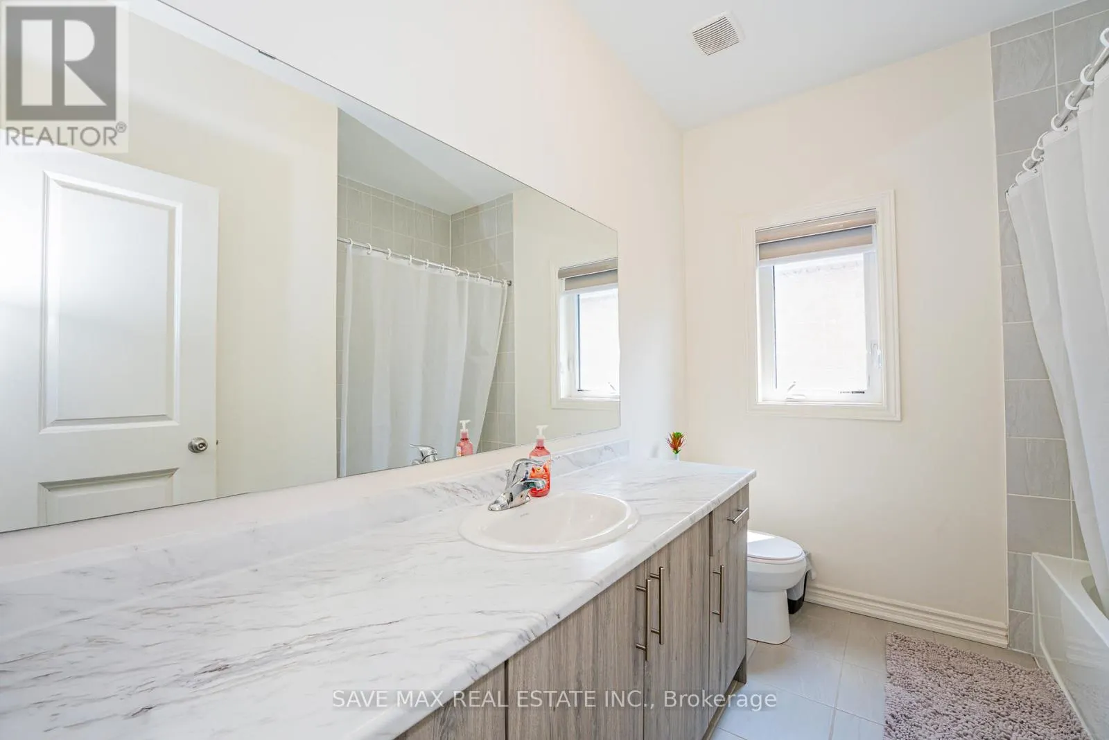 2092 COPPERMINE STREET