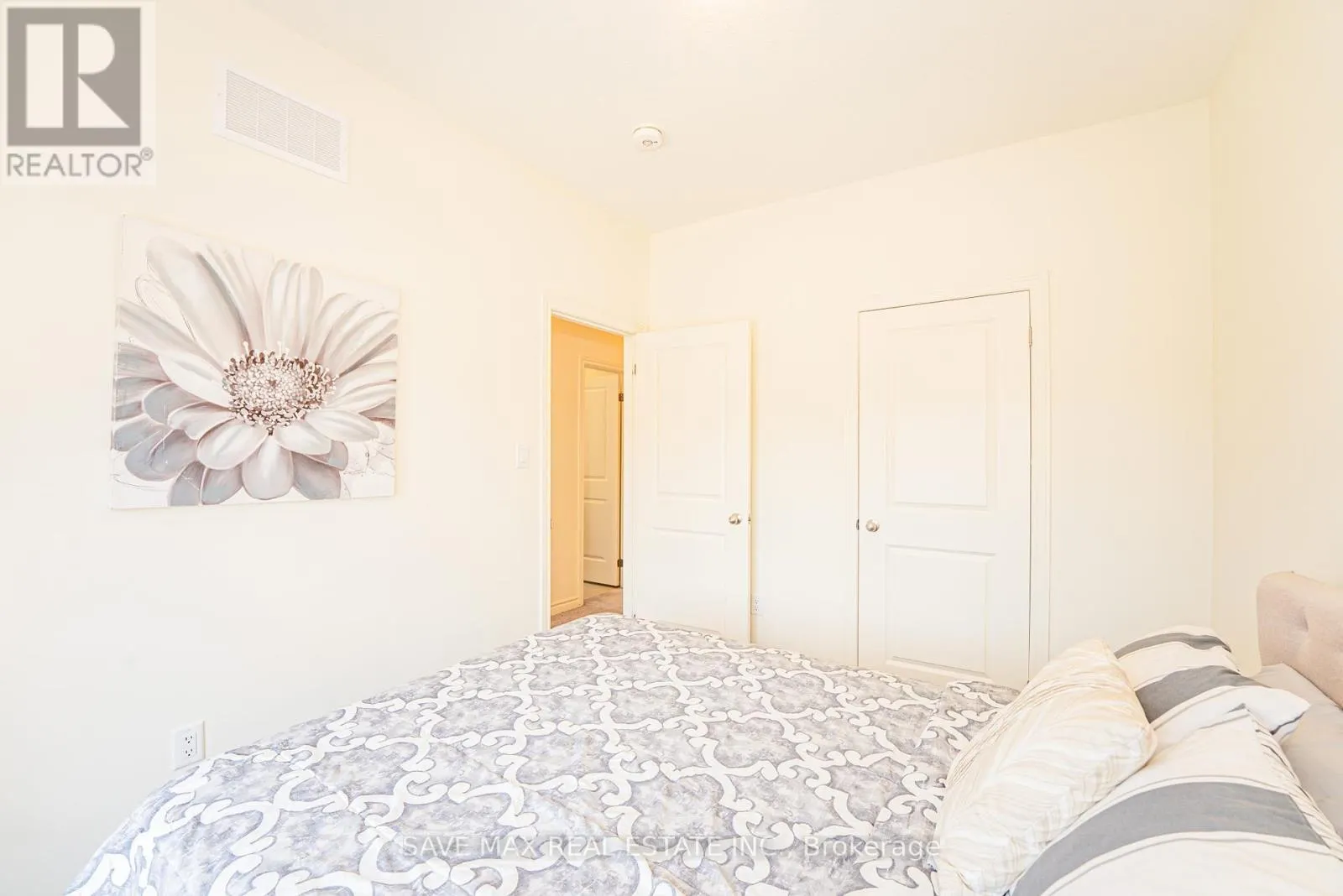 2092 COPPERMINE STREET