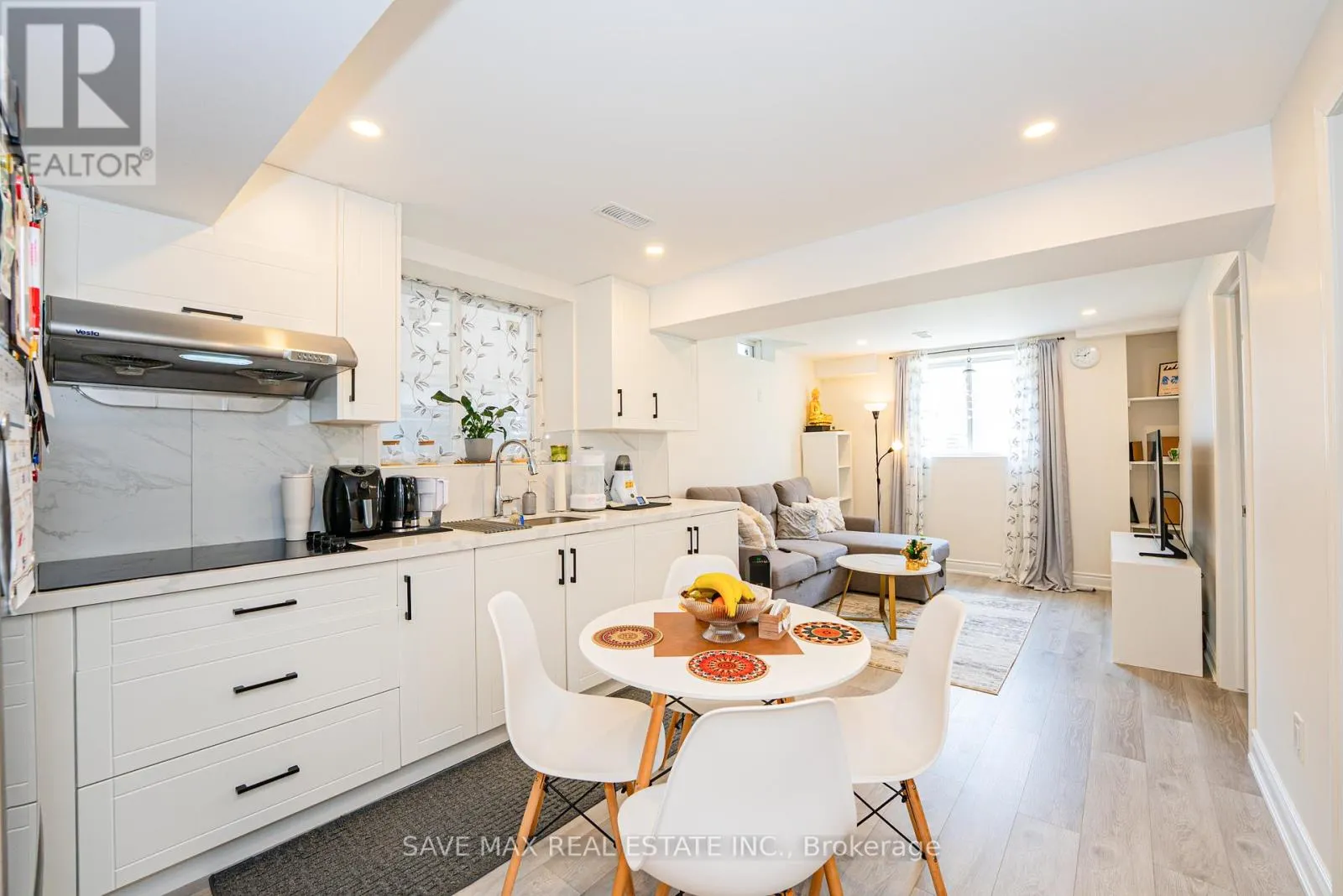 2092 COPPERMINE STREET