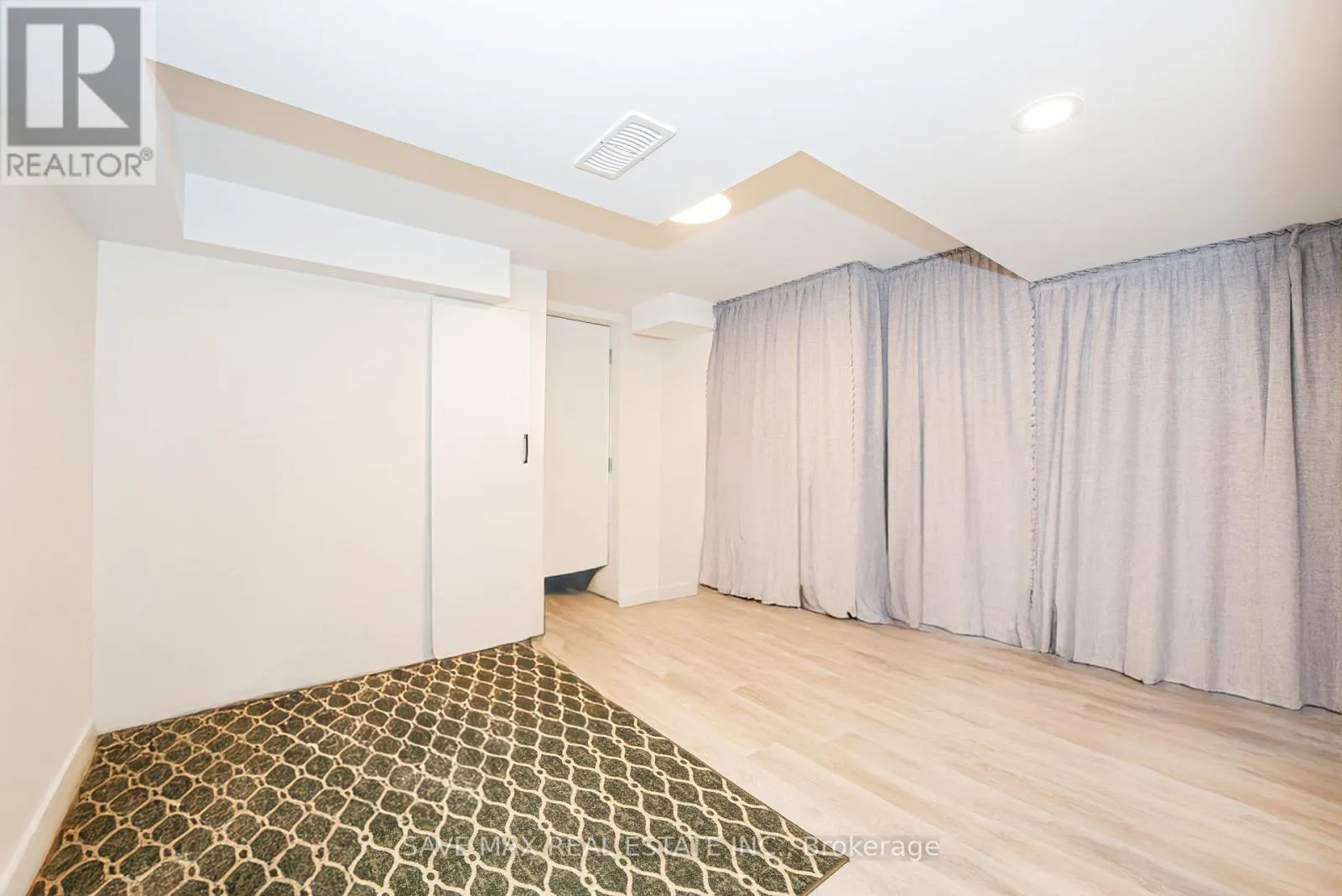 2092 COPPERMINE STREET