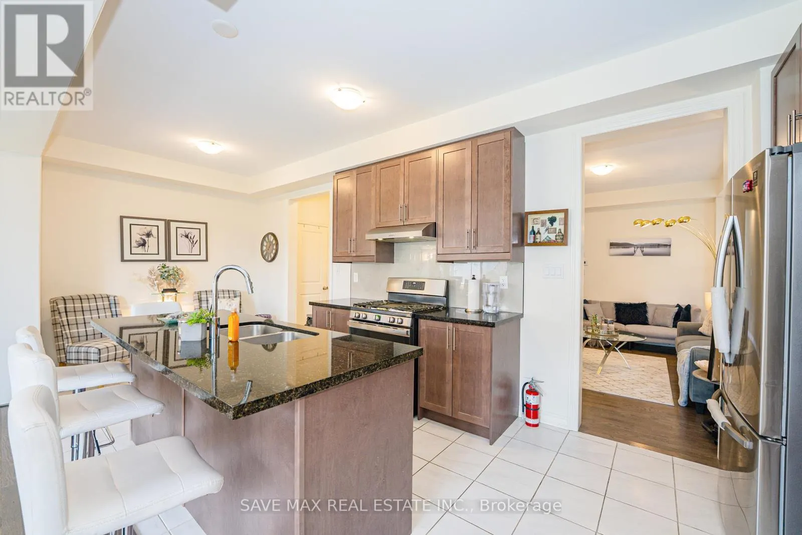 2092 COPPERMINE STREET