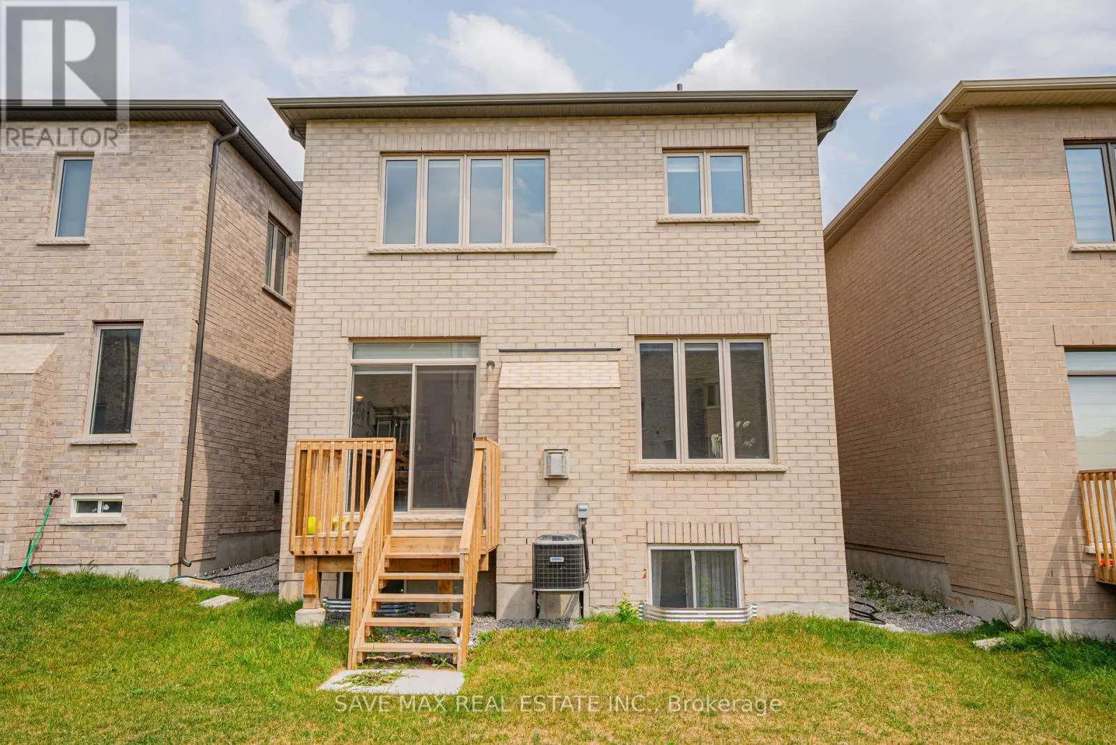 2092 COPPERMINE STREET