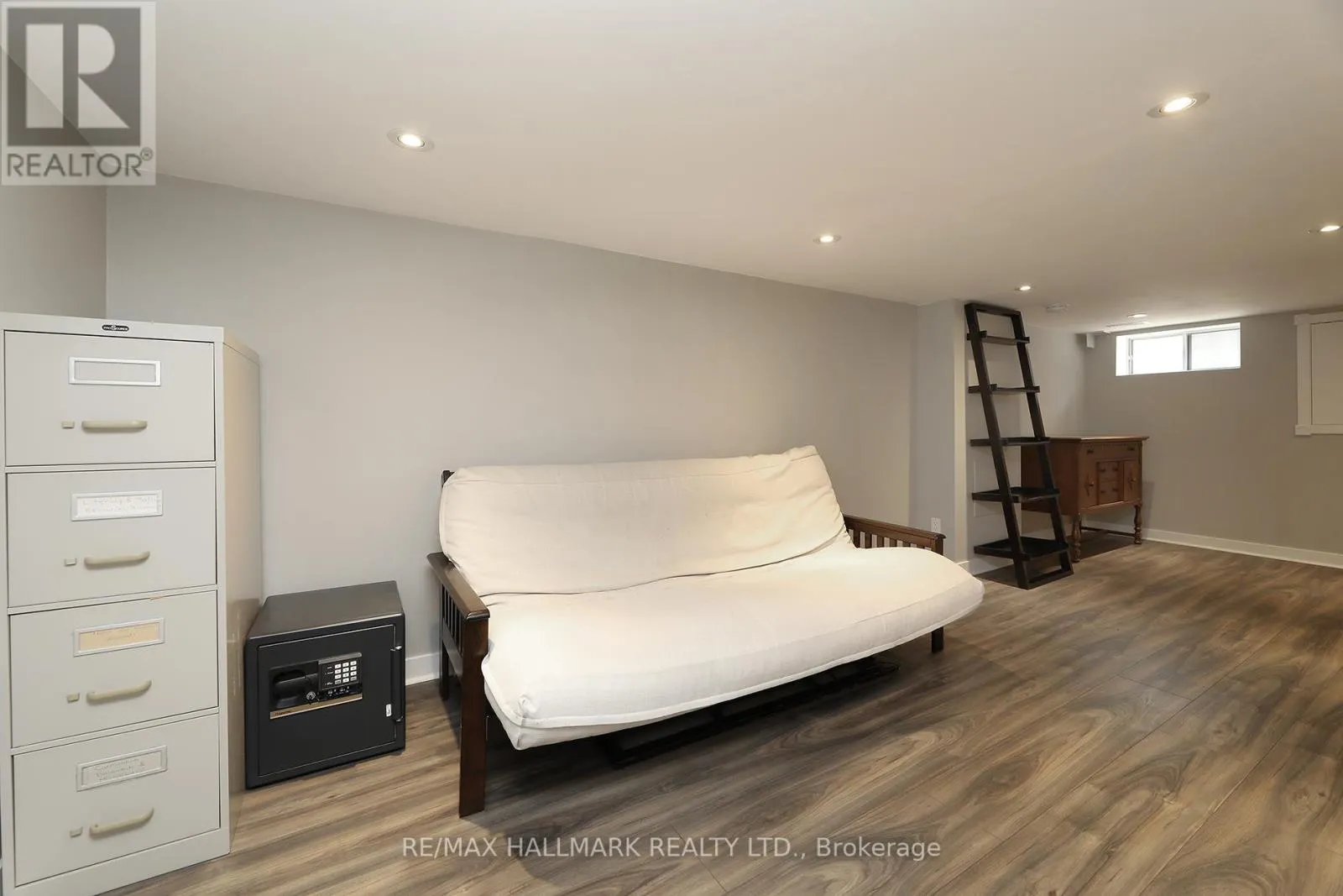 1 FURNIVAL ROAD