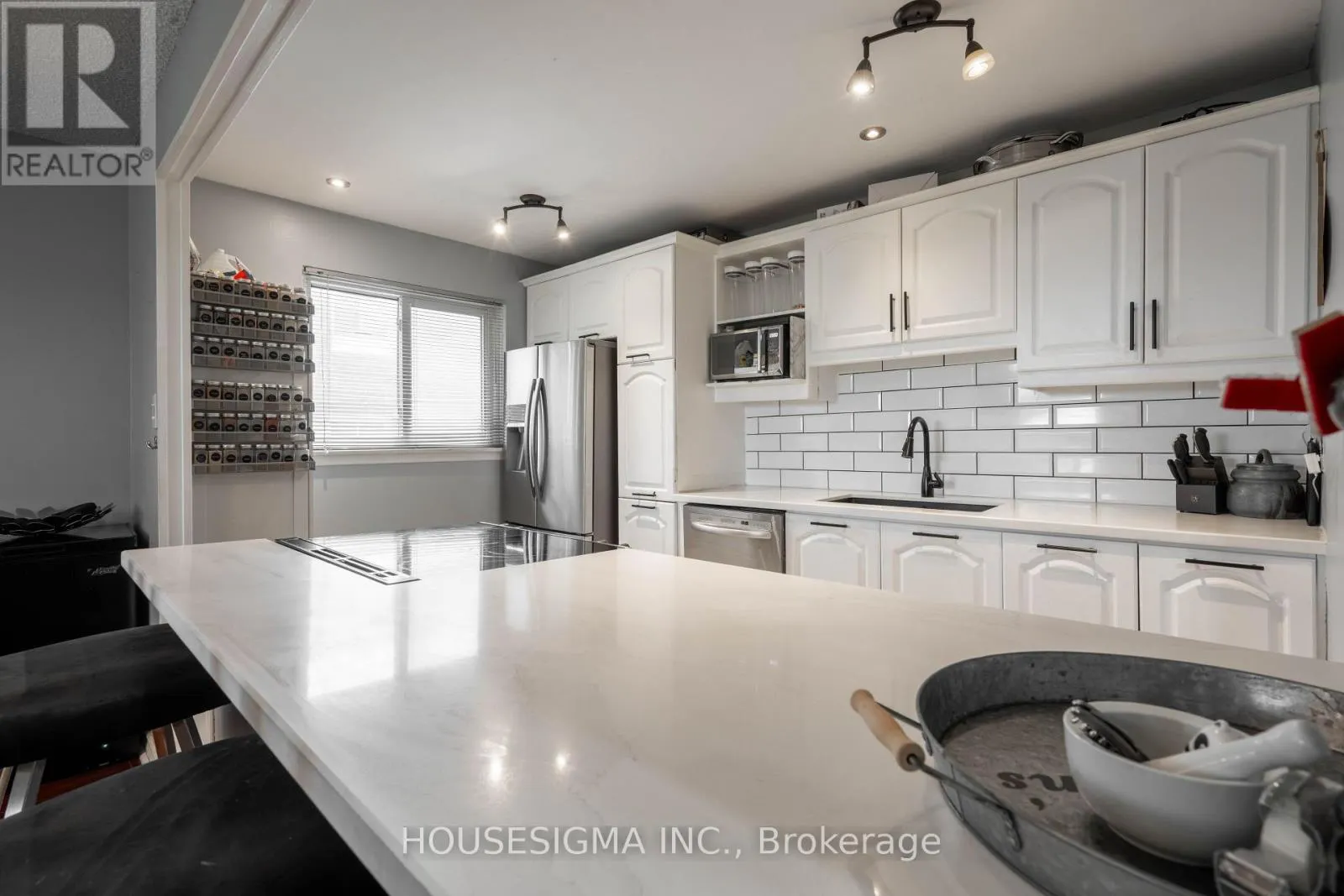 82 - 321 BLACKTHORN STREET