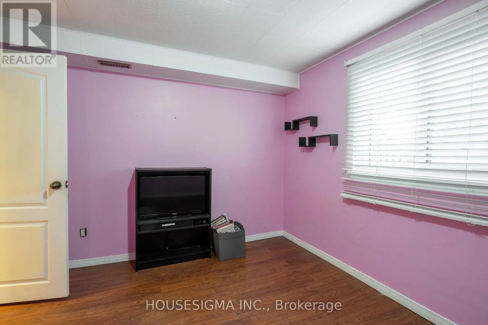 82 - 321 BLACKTHORN STREET