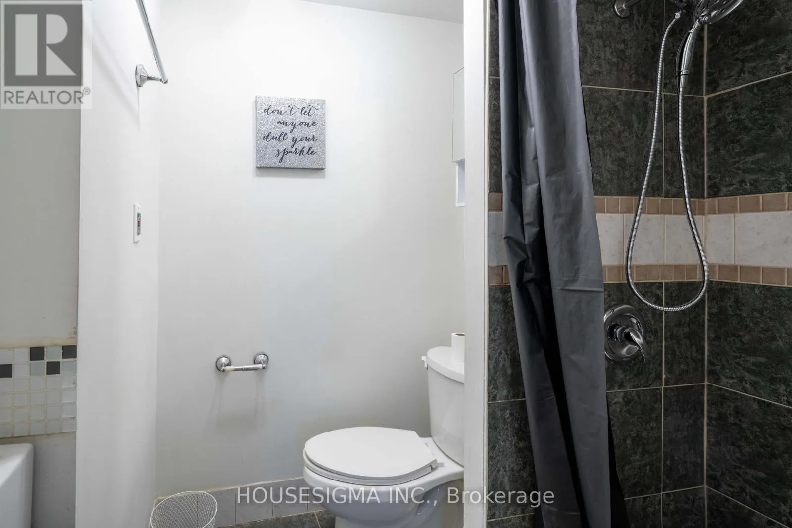 82 - 321 BLACKTHORN STREET