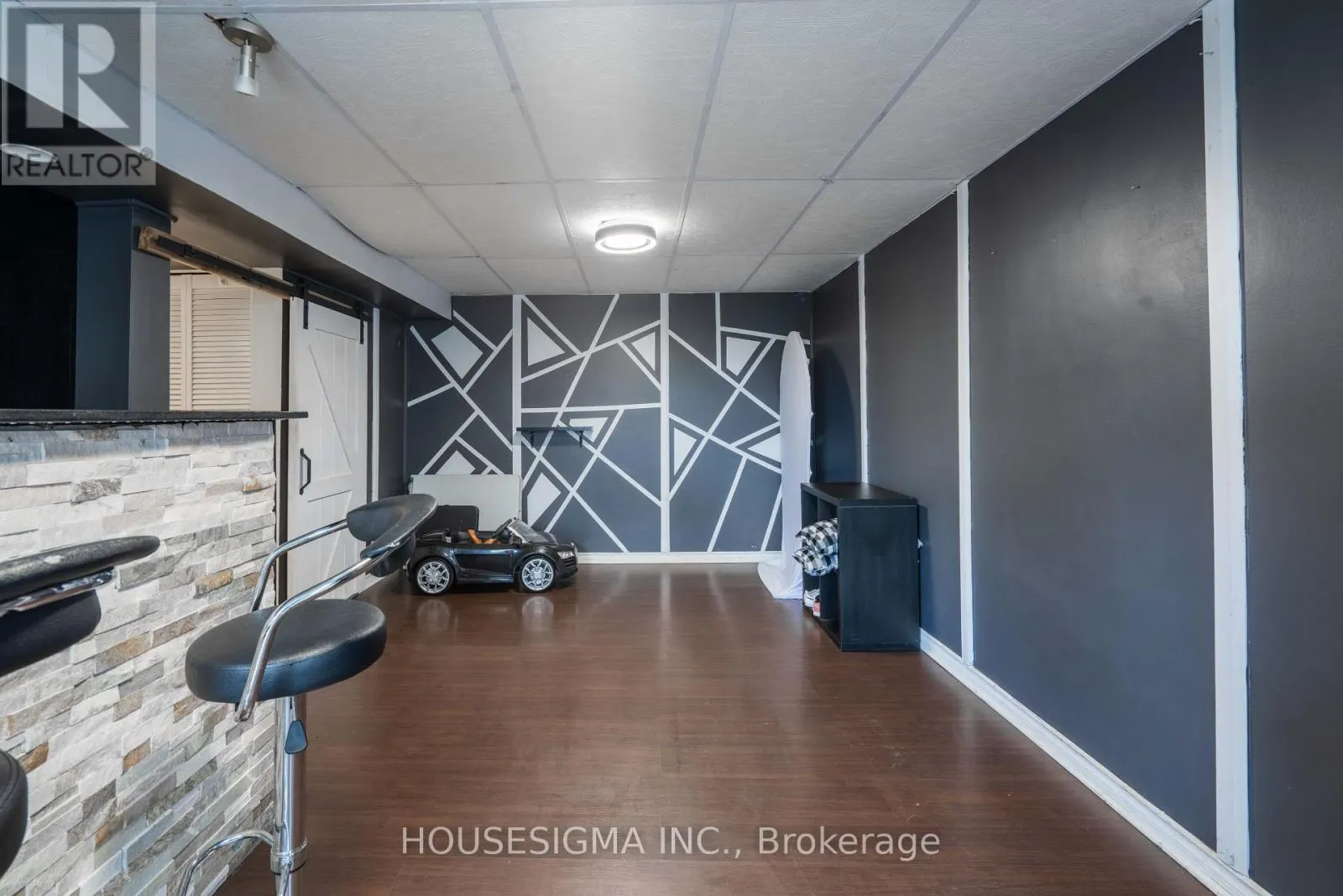 82 - 321 BLACKTHORN STREET