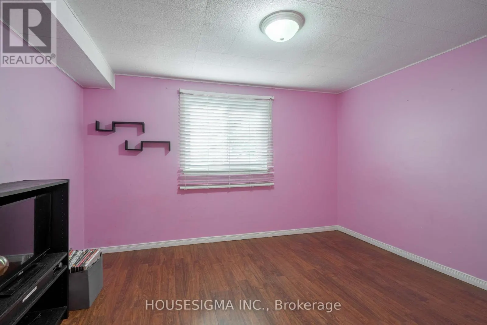 82 - 321 BLACKTHORN STREET