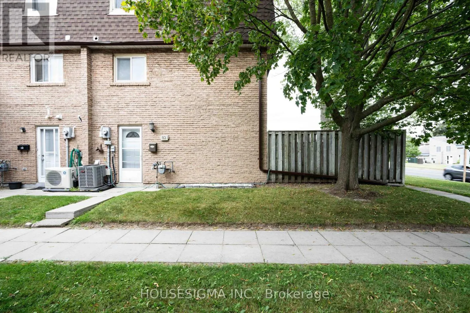 82 - 321 BLACKTHORN STREET