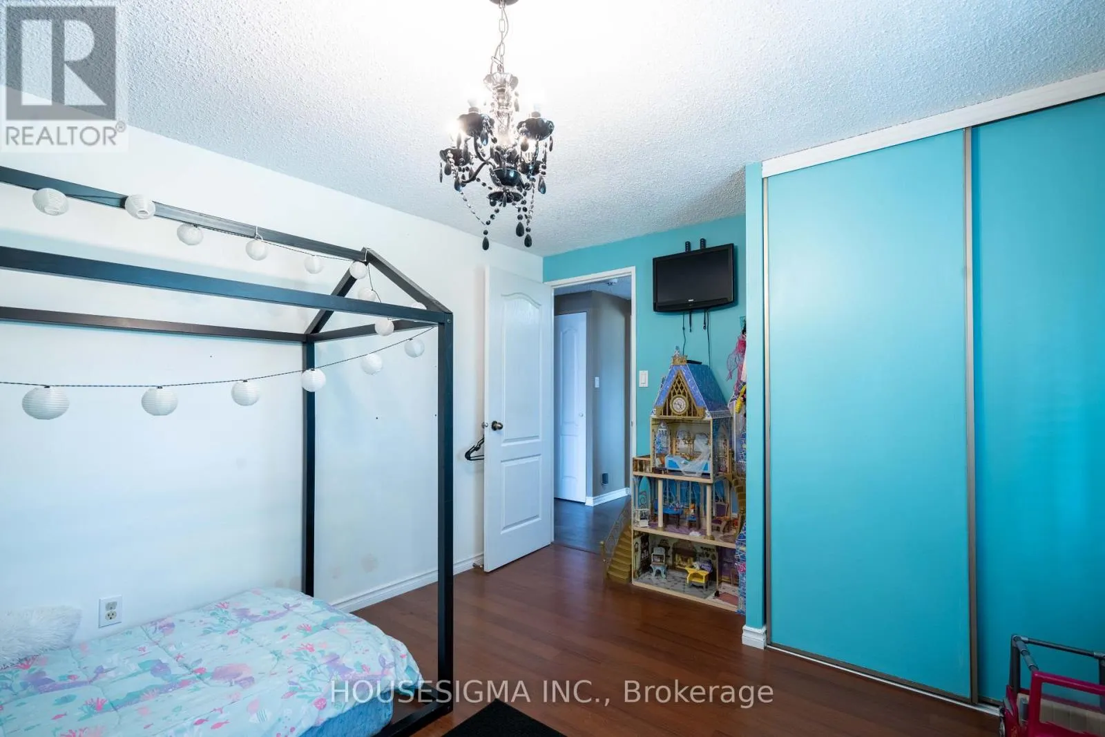 82 - 321 BLACKTHORN STREET