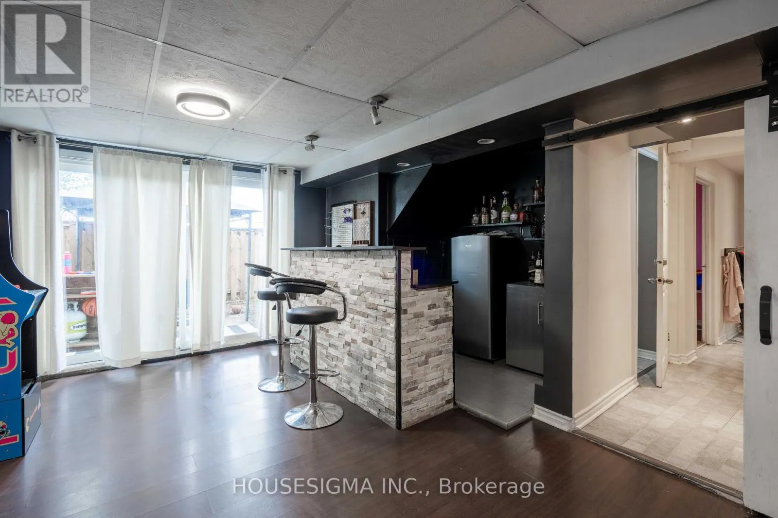 82 - 321 BLACKTHORN STREET
