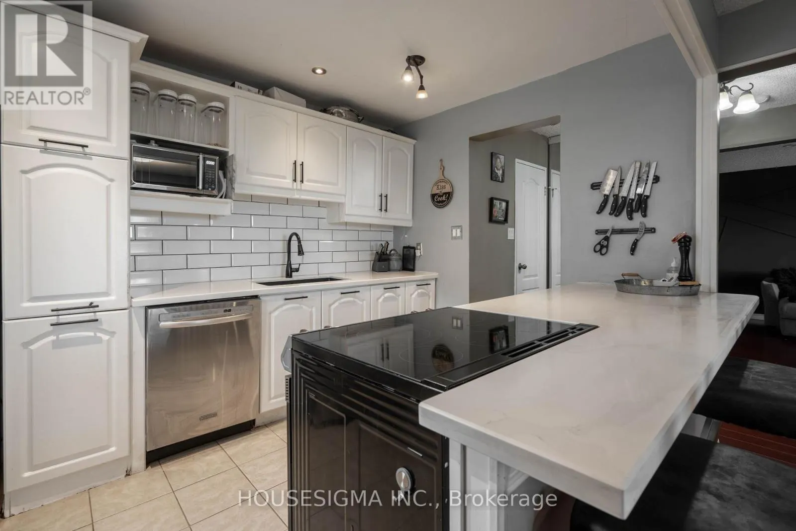 82 - 321 BLACKTHORN STREET