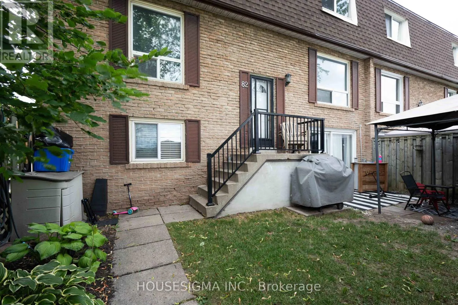82 - 321 BLACKTHORN STREET