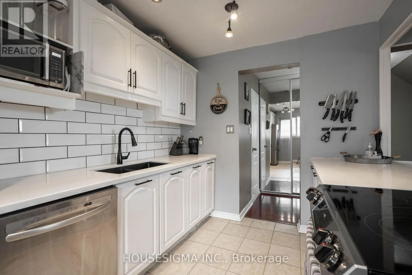 82 - 321 BLACKTHORN STREET
