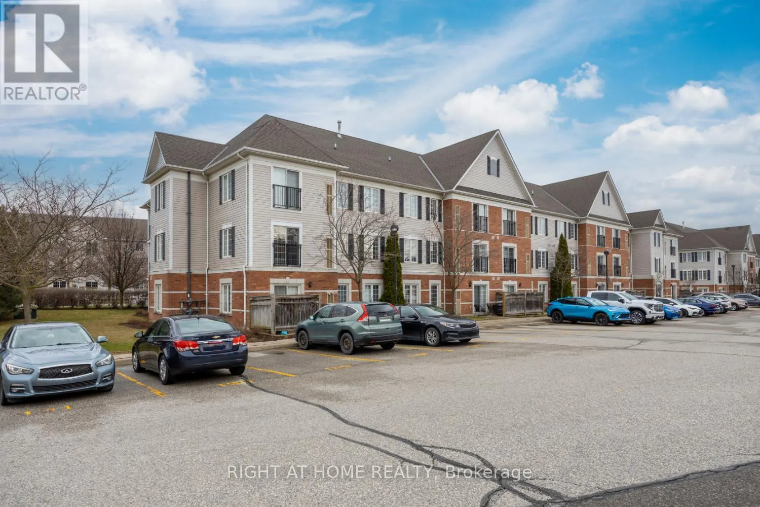 206 - 102 ASPEN SPRINGS DRIVE