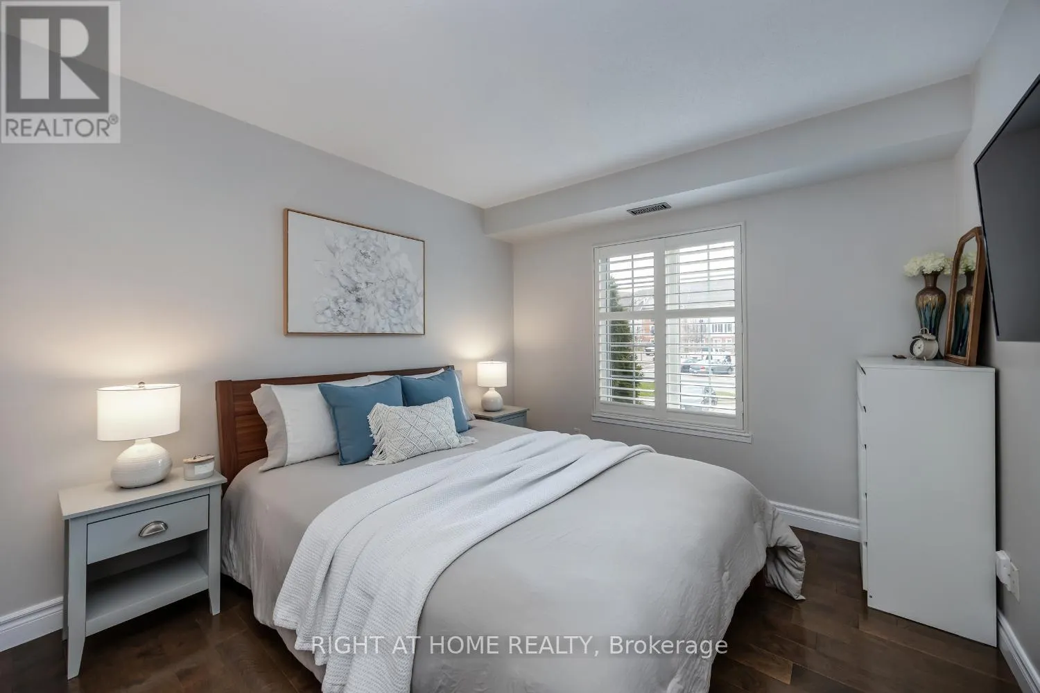 206 - 102 ASPEN SPRINGS DRIVE