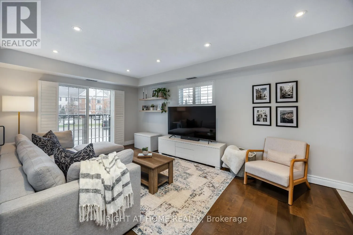 206 - 102 ASPEN SPRINGS DRIVE