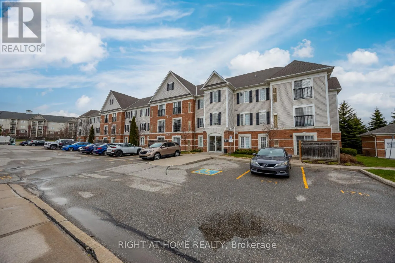 206 - 102 ASPEN SPRINGS DRIVE