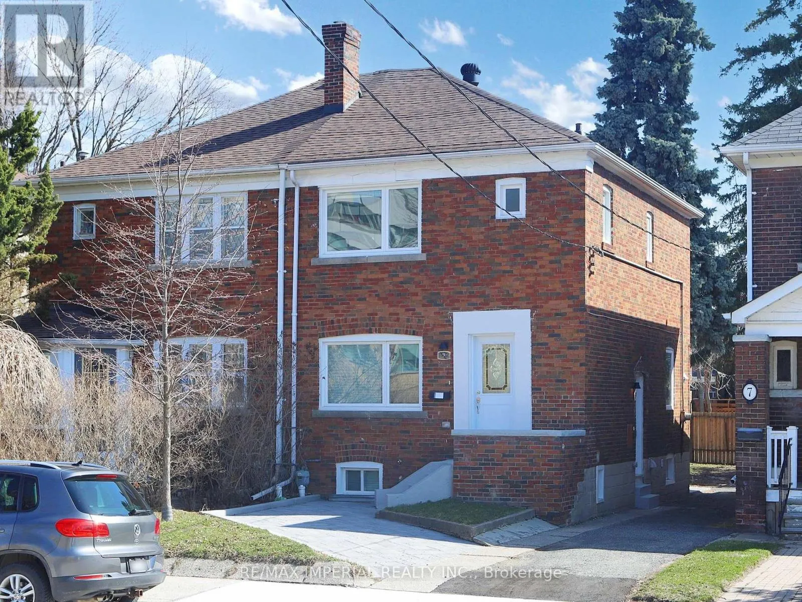9 LESMOUNT AVENUE
