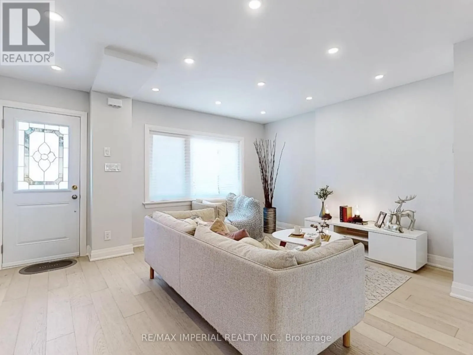 9 LESMOUNT AVENUE