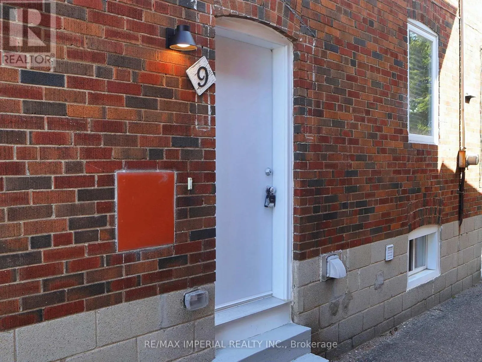 9 LESMOUNT AVENUE