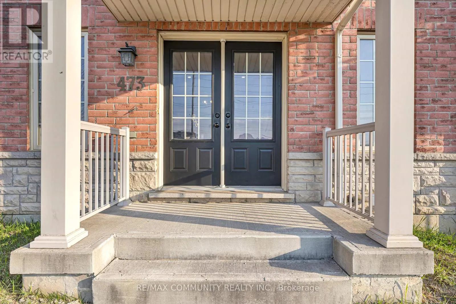 473 ROSSLAND ROAD E