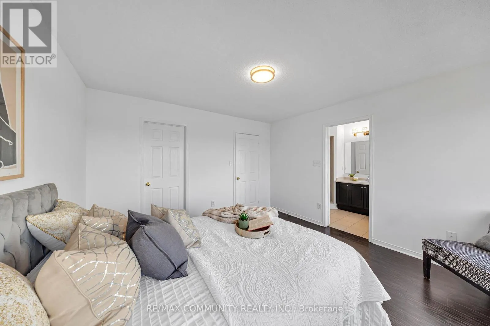 473 ROSSLAND ROAD E